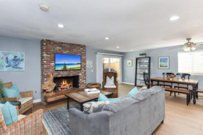 2 Bed 2 Bath Jacuzzi Home with Parking on 51st St